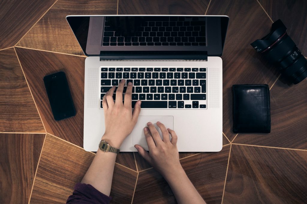 De ce sunt cruciale competențele digitale în era profesională De ce sunt cruciale competențele digitale în era profesională
